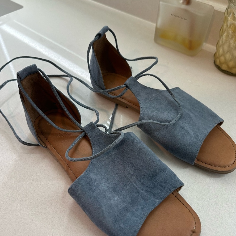 Universal Thread Blue Suede Sandals